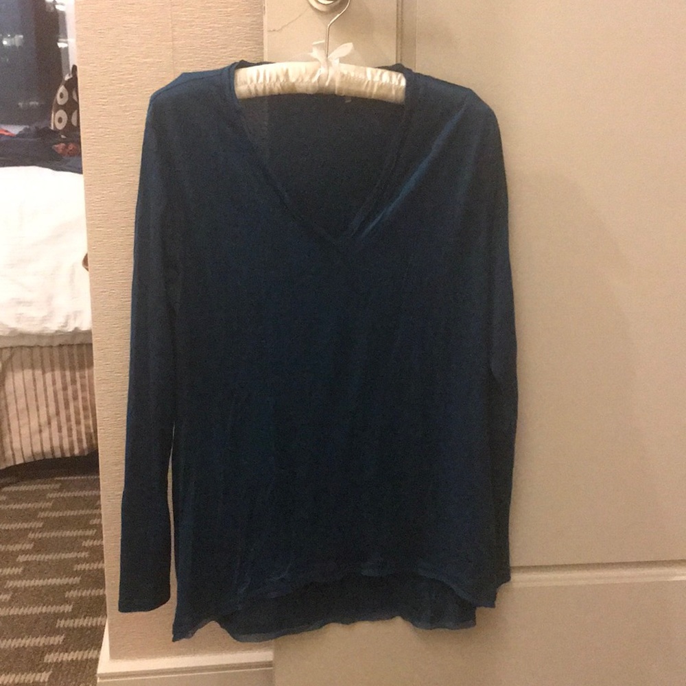 V neck top